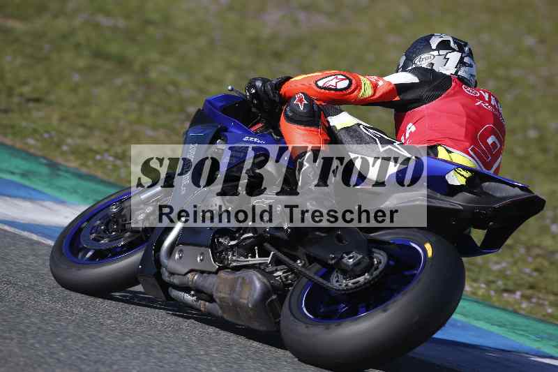 /Archiv-2024/02 29.01.-02.02.2024 Moto Center Thun Jerez/Gruppe gruen-green/backside